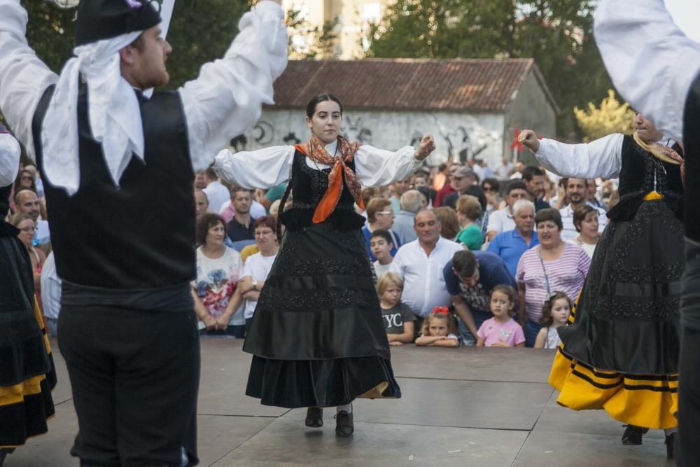 El alcalde de Vigo ofreció su pregón en una fiesta que sumó 8.000 comensales, mientras que las xoubas y el maíz fueron los protagonistas de las 37 propuestas del concurso.