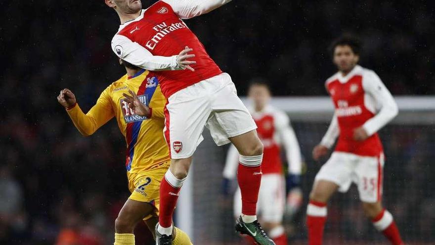 El coruñés Lucas Pérez, durante un partido de la Premier frente al Crystal Palace.