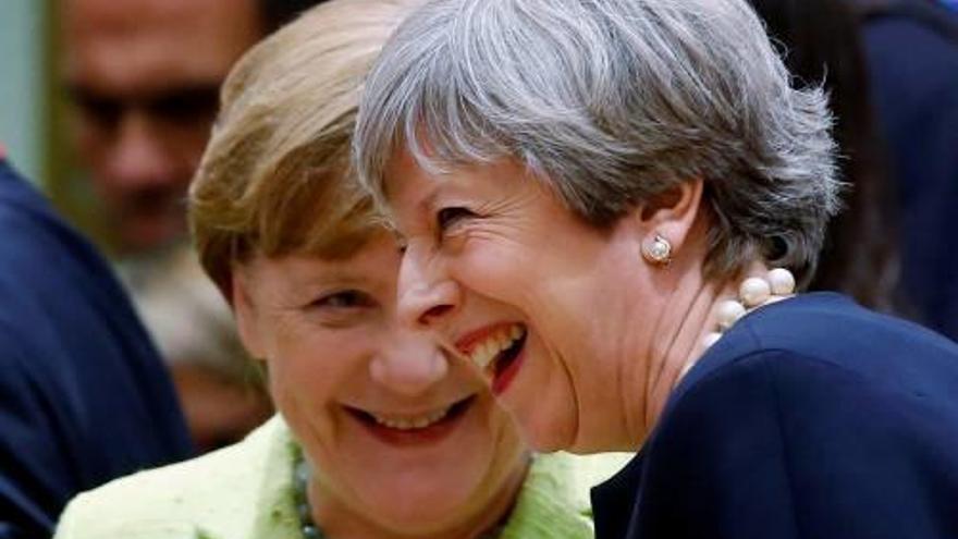 May i Merkel riuen abans de l&#039;inici de la cimera.