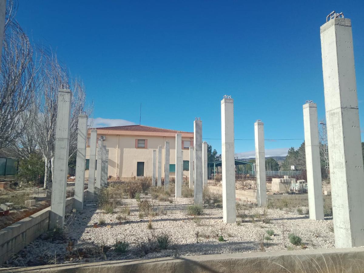 Las obras paralizadas del colegio Escriptor Canyís de Monóvar