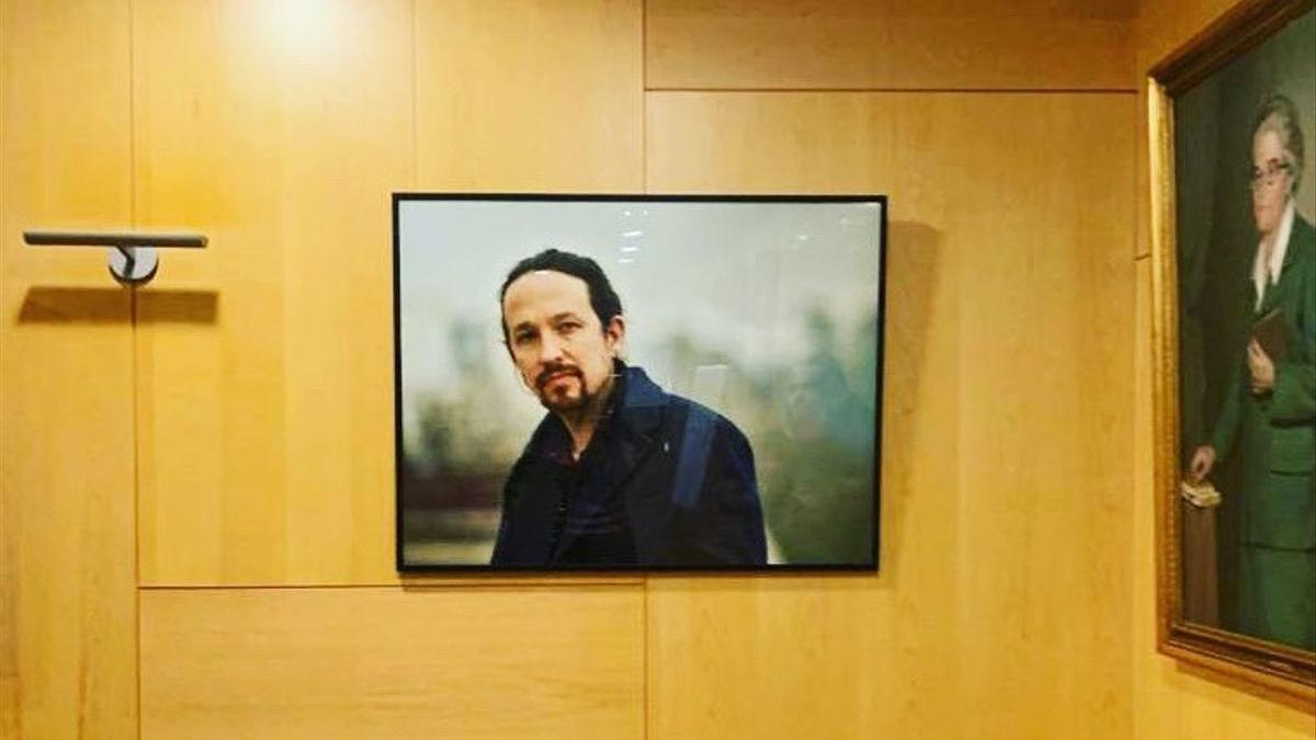 Imagen de Pablo Iglesias en el Ministerio de Derechos Sociales.