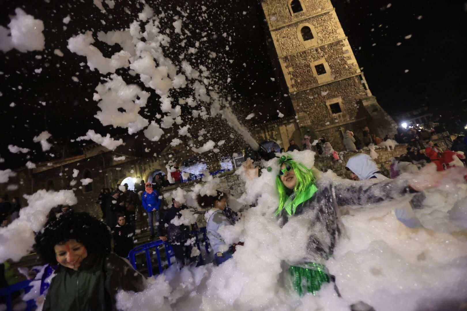 EN IMÁGENES: Así fue el espectacular 37.º Descenso de Galiana en el Antroxu de Avilés