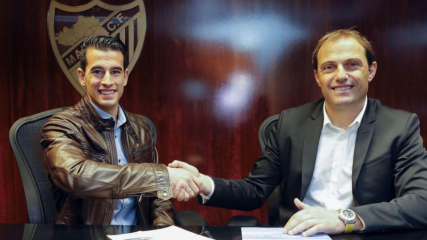 Luis Hernández y Francesc Arnau, tras firmar el contrato.