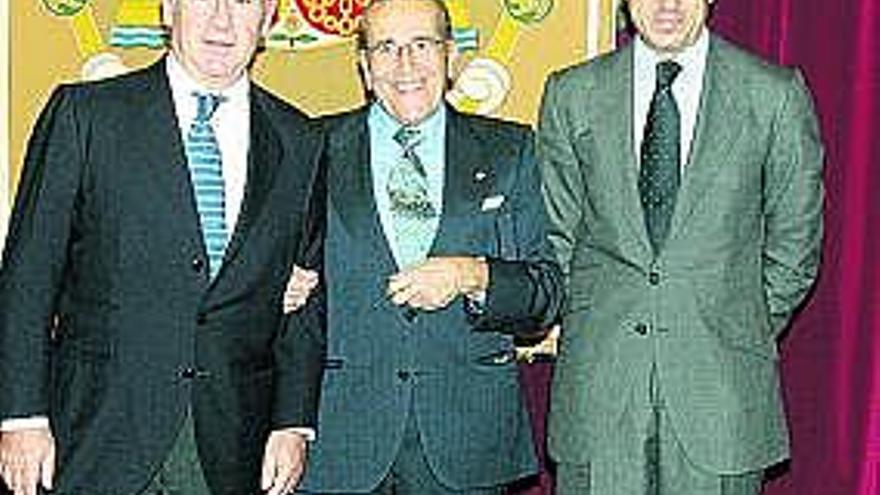 Fernández-Vega, entre Rato y Zaplana.