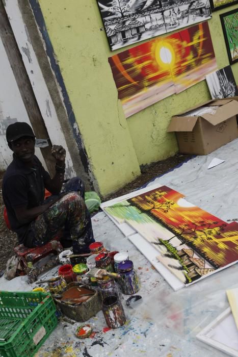 El artista senegalés Alioune Dabo en la Semana Negra