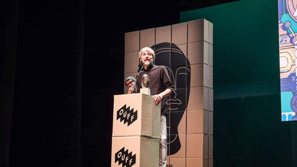 Miguel Ángel Delgado recoge el Calpurnia a Mellor Película de la sección Panorama Galicia.