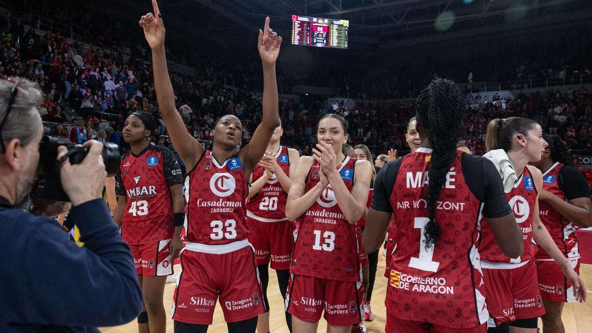 Las jugadoras del Casademont celebran el triunfo