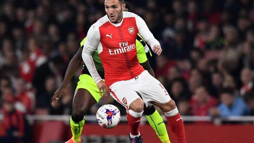 Lucas Pérez durante un partido del Arsenal.