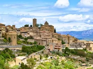 El pueblo aragonés de 500 habitantes poco masificado donde nació Fernando el Católico
