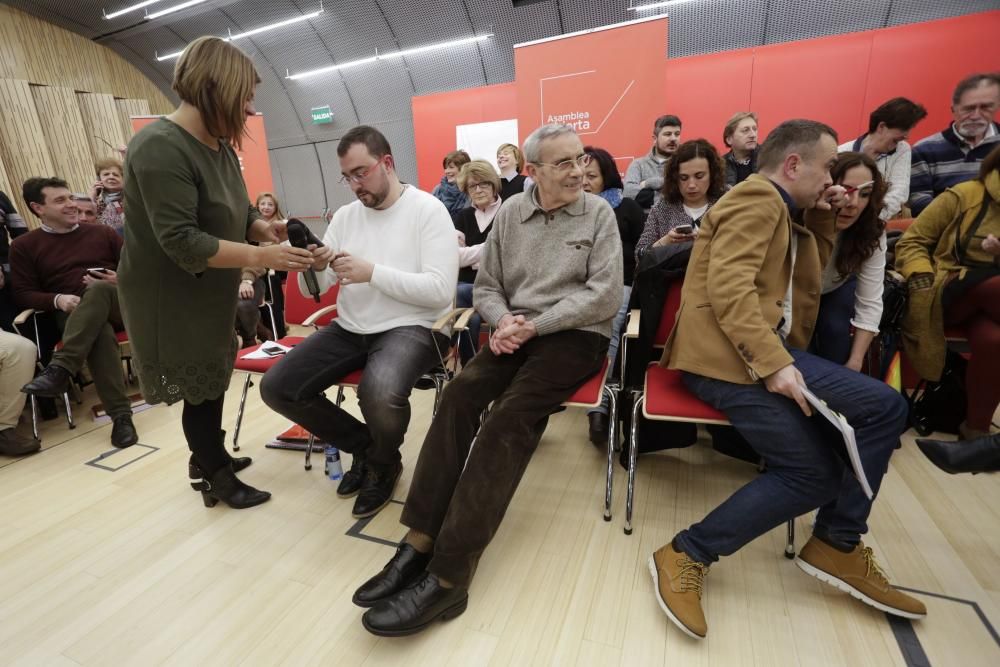 Asamblea abierta del PSOE en Oviedo