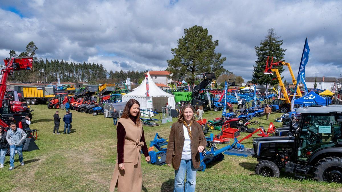 La conselleira de Medio Rural participó este sábado en la inauguración de la XII edición de la Feira de Maquinaria Agrícola de Boimorto