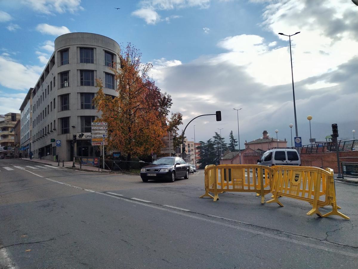 La 'rotonda' de la puerta Talavera de Plasencia se mantendrá durante todas las fiestas navideñas.