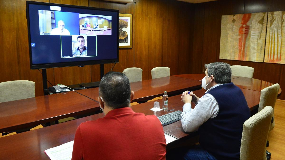 Un momento de la reunión telemática, este miércoles, entre Ayuntamiento y Visocán.