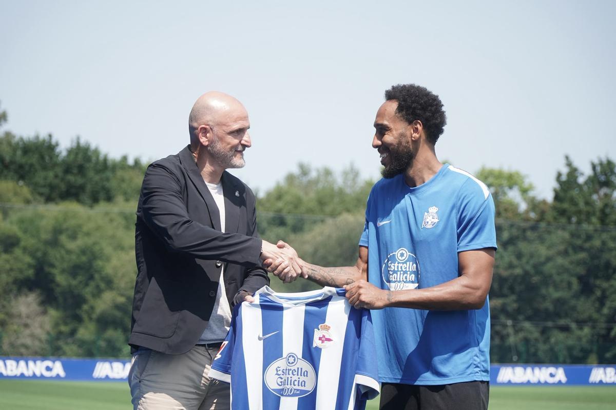El Deportivo presenta a Aubameyang
