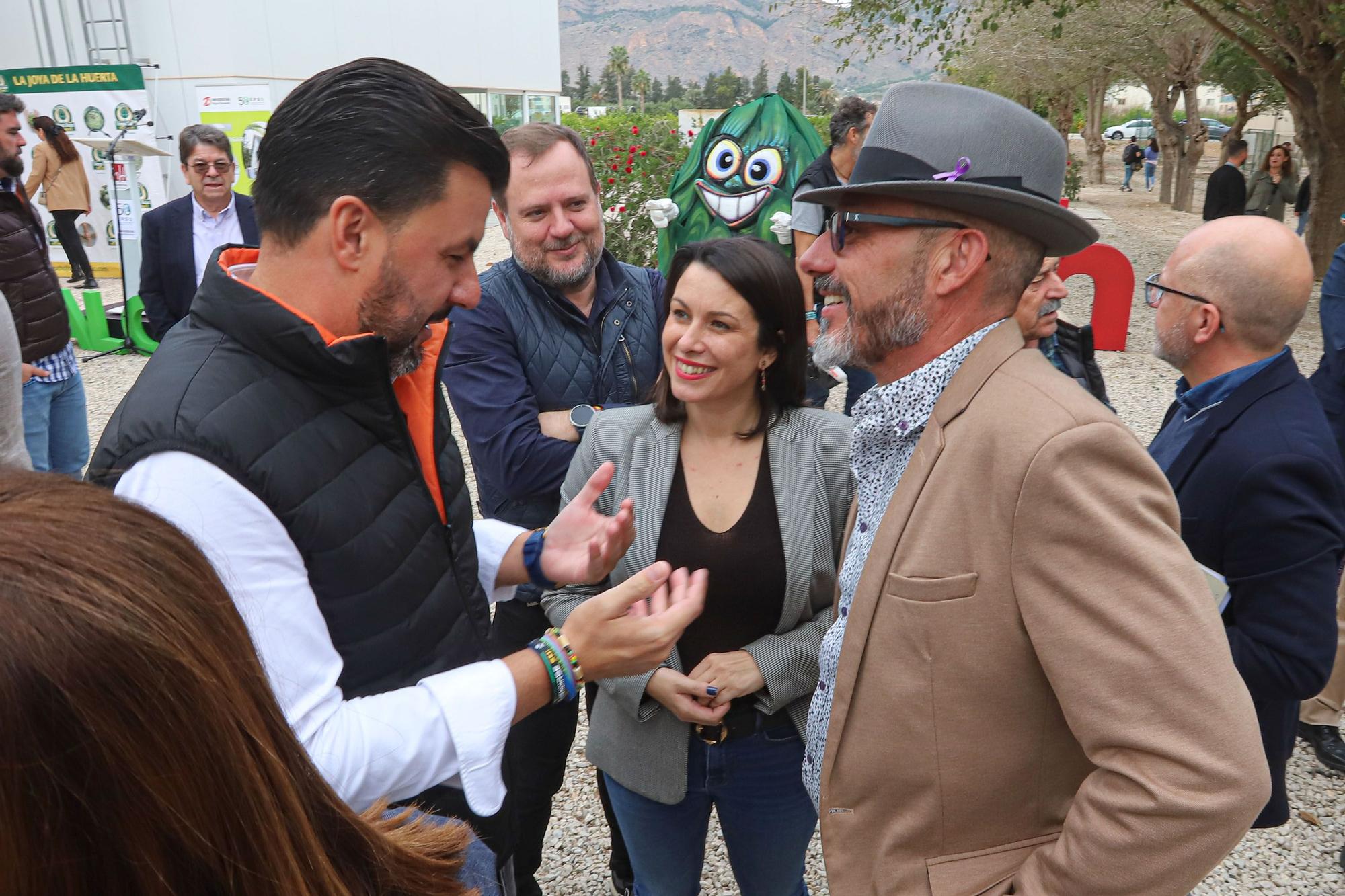 Primer corte de la temporada de alcachofas en la EPSO