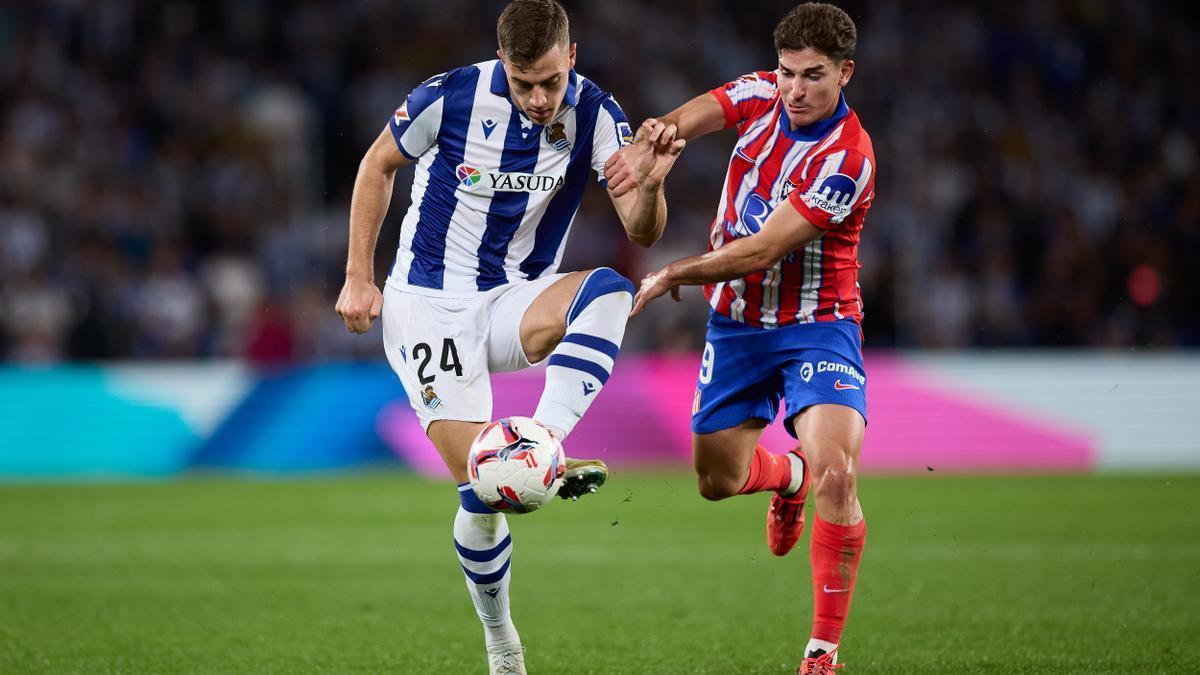 Sucic, de la Real Sociedad, y Julián Álvarez, del Atlético, los goleadores de esta noche en el Reale Arena.