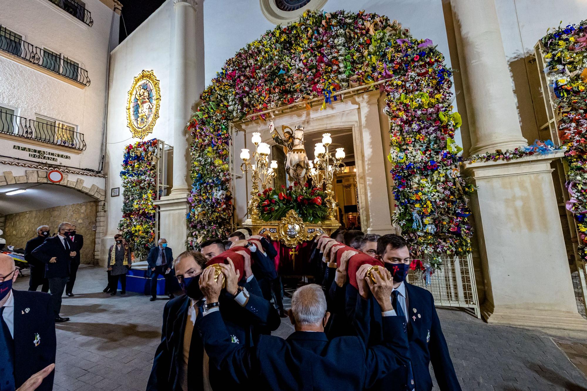 Sant Jaume vuelve a recorrer las calles en las Fiestas de Benidorm