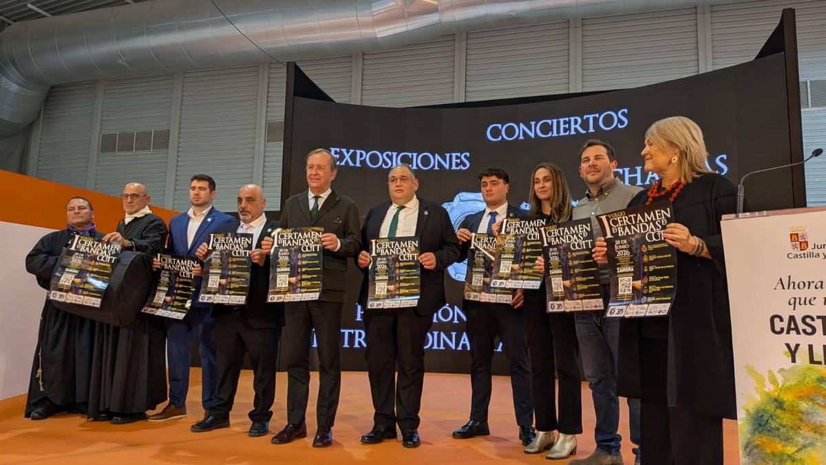 Presentación de los actos en Intur.