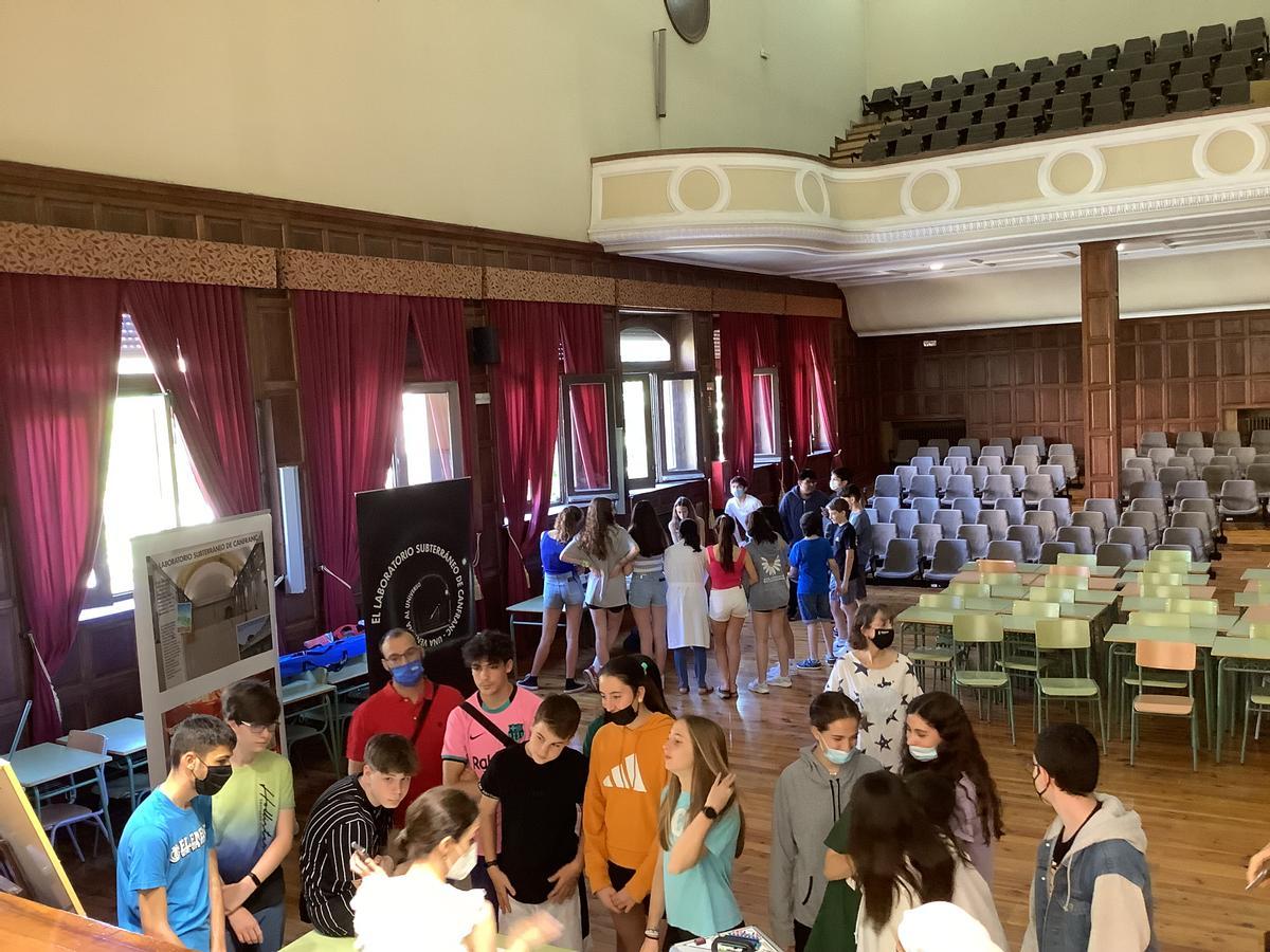 En la maratón que llega estos días a Zaragoza participan cuatro centros de Secundaria de la ciudad.