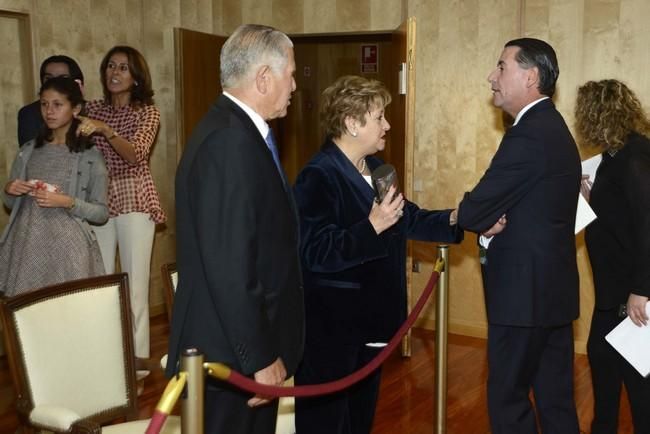 El canario Ángel García recibe la Orden al Mérito Civil