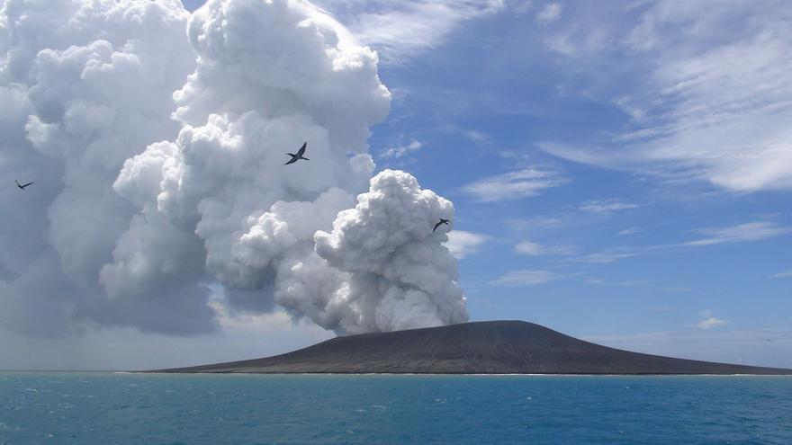 El volcán Hunga Tonga generó también un meteotsunami en la atmósfera