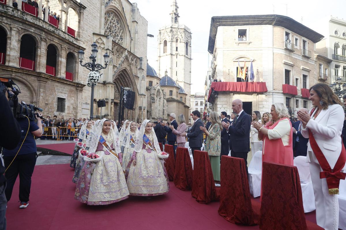 Todas las fotos de la La Missa d'Infants en la plaza de la Virgen Todas las fotos de la La Missa d'Infants en la plaza de la Virgen