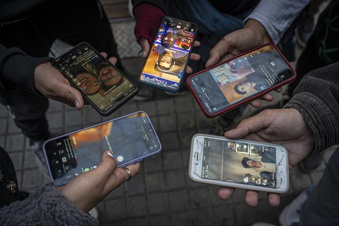 Más del 90% los adultos apoyan fijar una edad mínima para acceder a las redes sociales