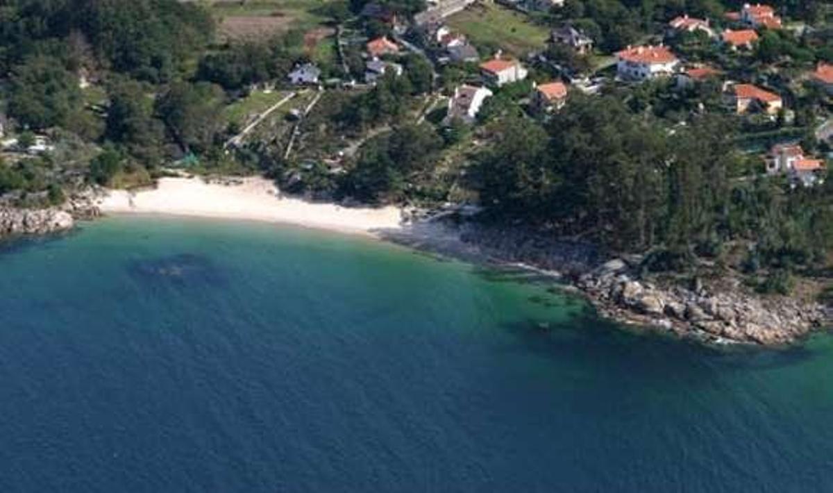 Cangas acapara diez banderas azules, tres más; Bueu sube de tres a cuatro y Moaña pierde las dos que tenía