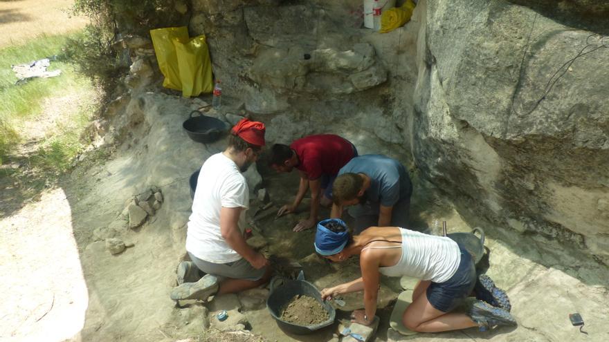 Concluyen las excavaciones arqueológicas en abrigos prehistóricos de las Altas Cinco Villas