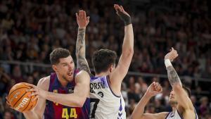 El Barça neteja la seva imatge a costa d’un Surne molt fràgil