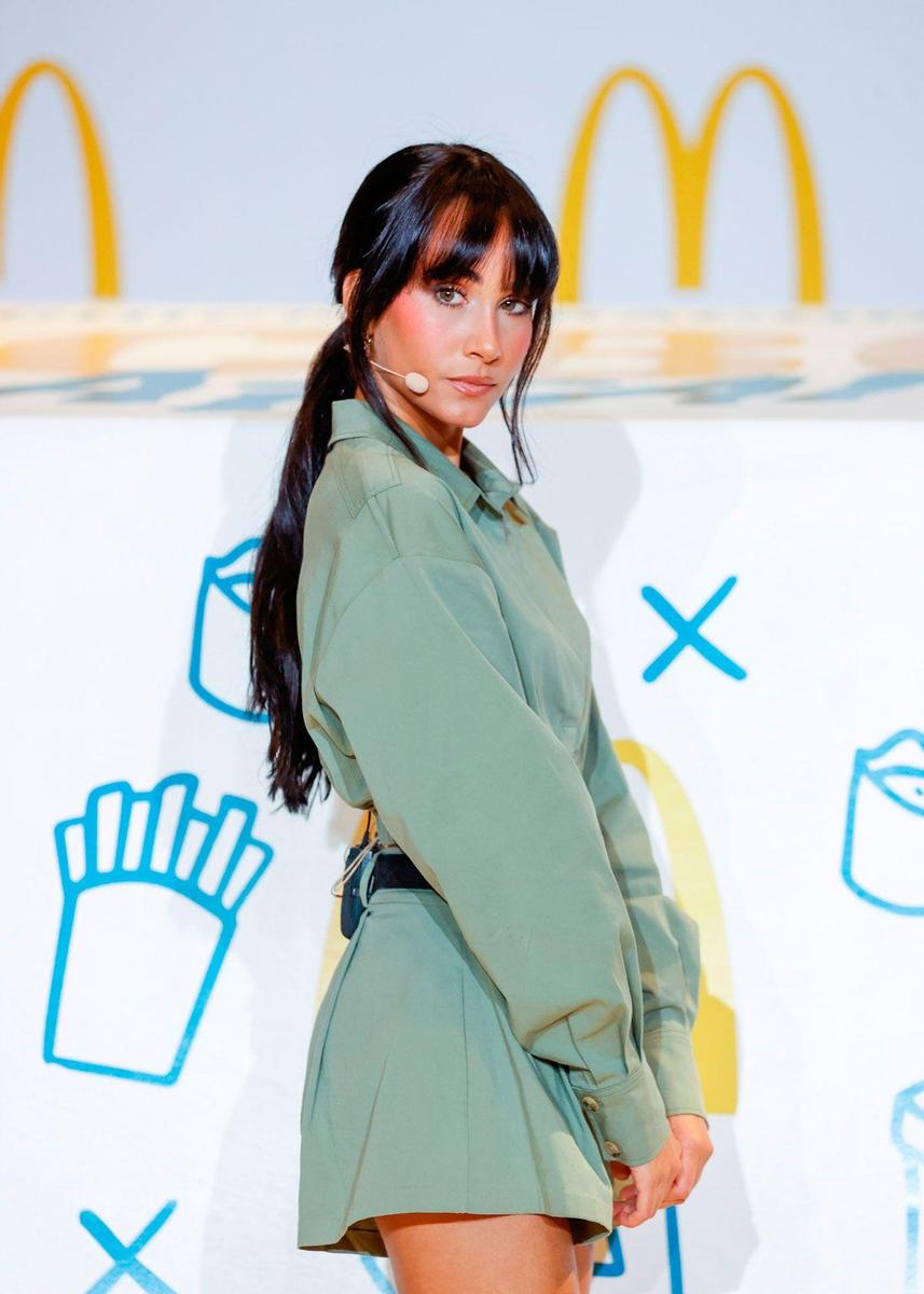 Aitana, con conjunto de la firma Byniumaal en la presentación de su menú para McDonalds