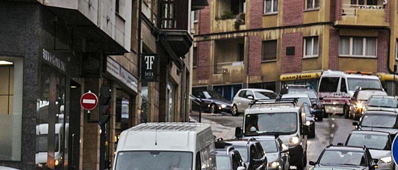 Caravana en la calle Nicolás Soria.