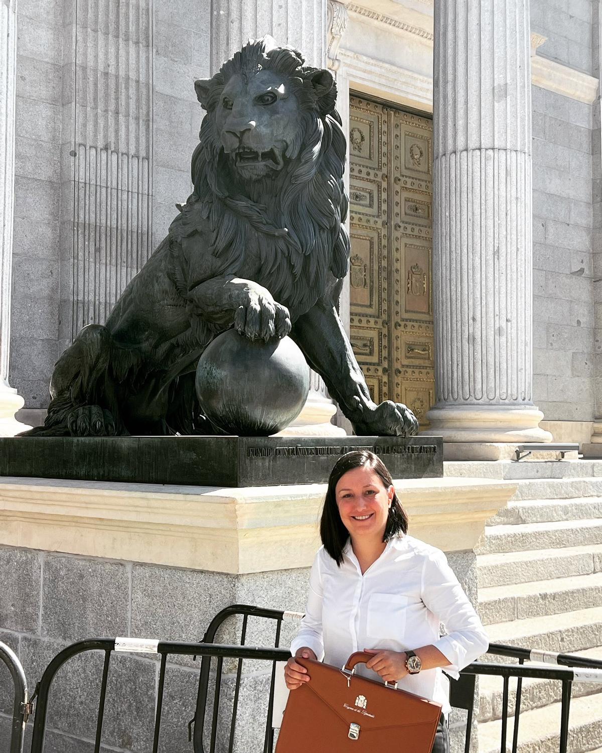 Marta Trenzano, ante el Congreso de los Diputados