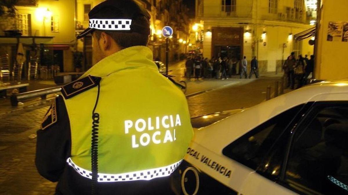 Imagen de archivo de un agente de la Policía Local de València. POLICÍA LOCAL DE VALÈNCIA
