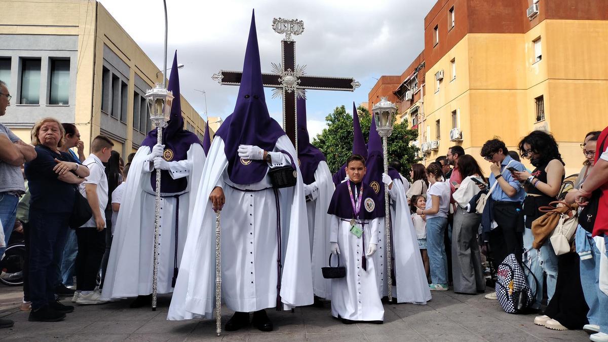 Cruz de guía de Pino Montano a la altura del mercado de abastos.