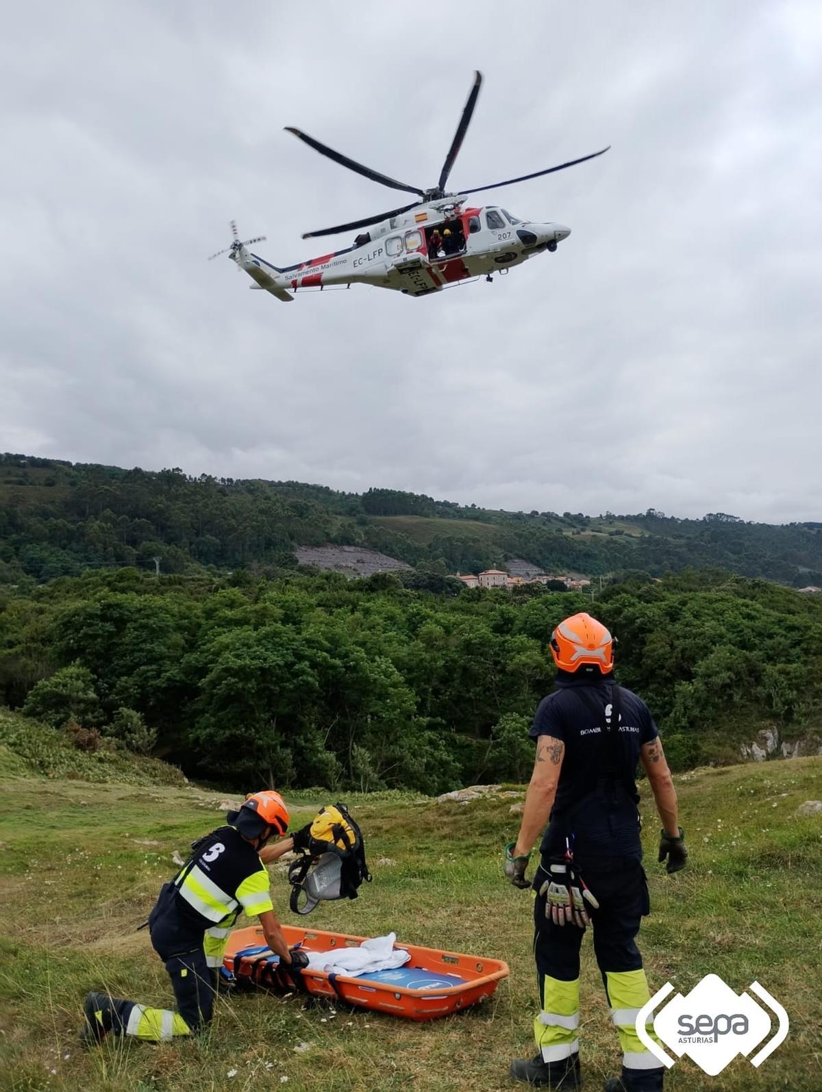 El rescate de la mujer accidentada en la cueva de Cobijeru.