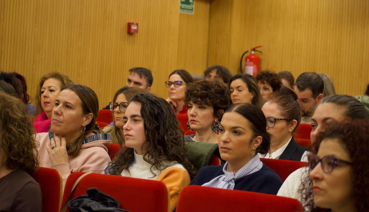 Público asistente al taller en Cruz Roja Córdoba