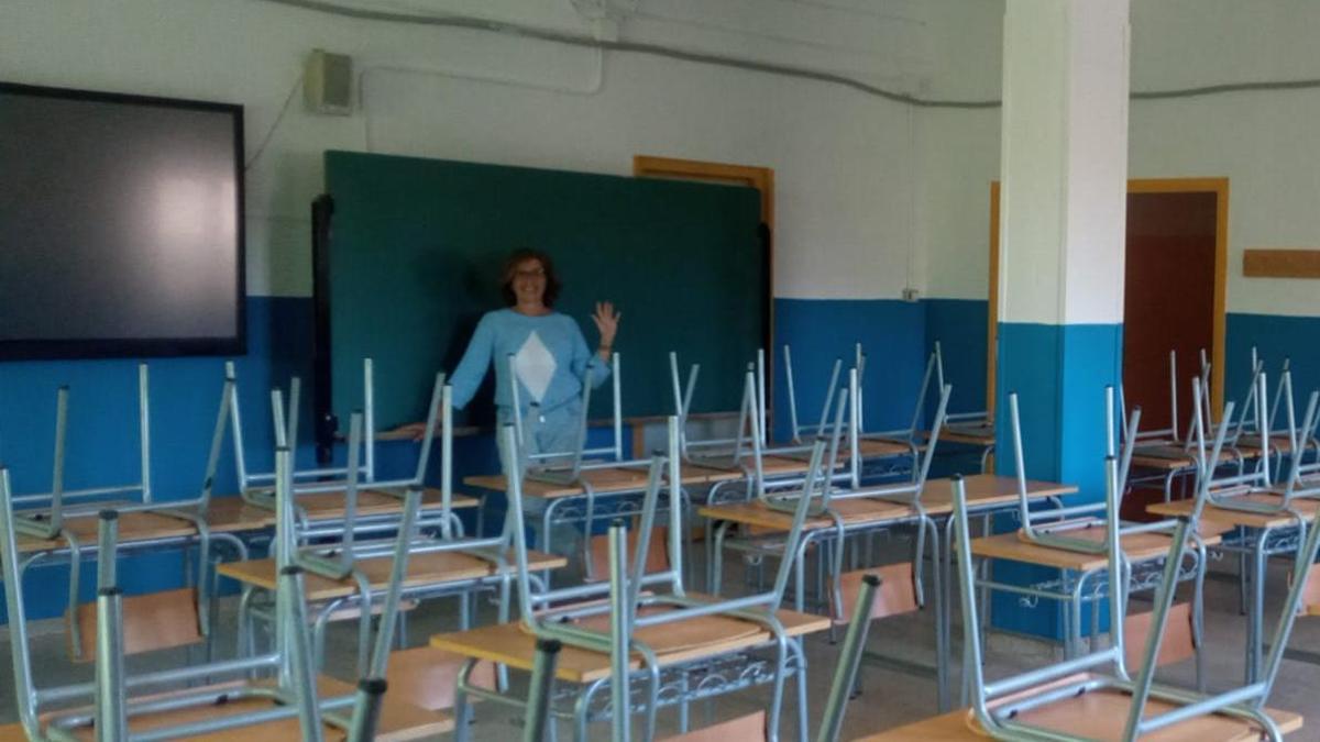 Pilar Gómez, en un aula del IES Virgen del Pilar de Zaragoza.