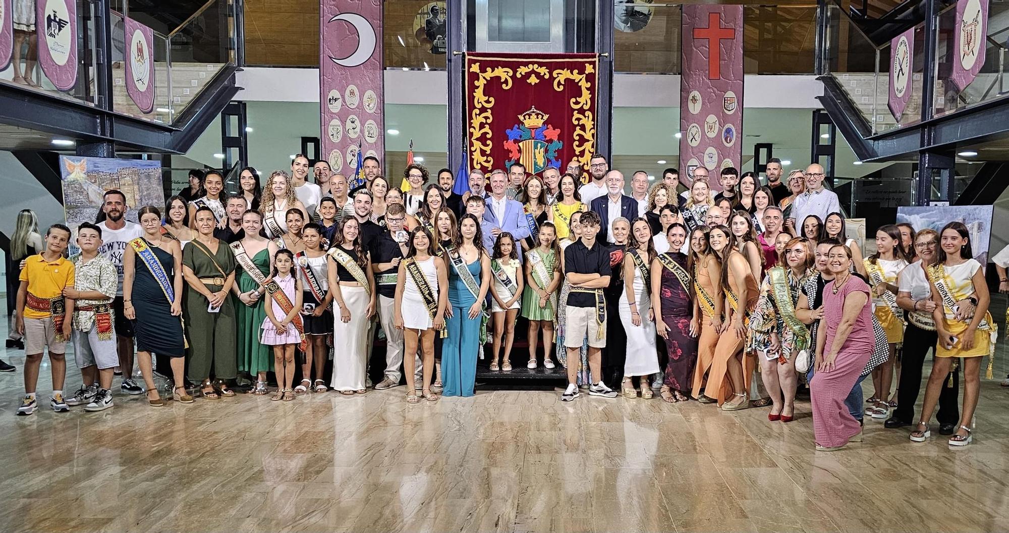 Así ha sido la recepción del Ayuntamiento de Orihuela a los cargos festeros