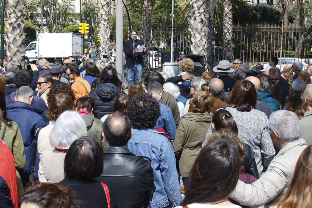 Concentración en contra del rascacielos del Puerto