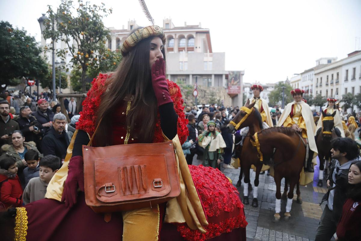 AJGonzález Córdoba Pasacalles desfile de la cartera real Sara Carrillo