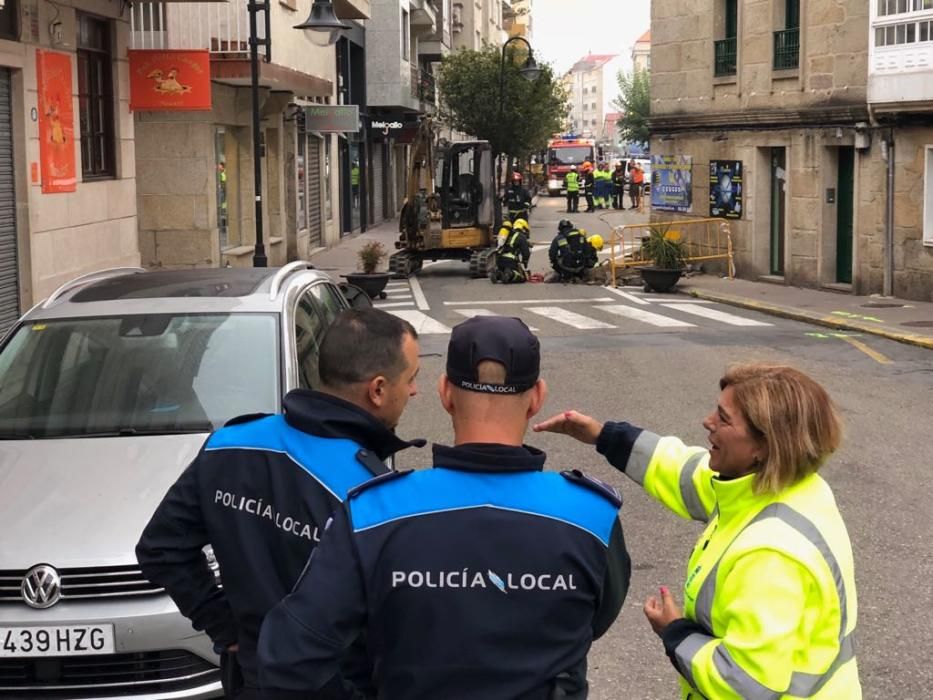 Un escape de gas obliga a acordonar el centro de Cangas