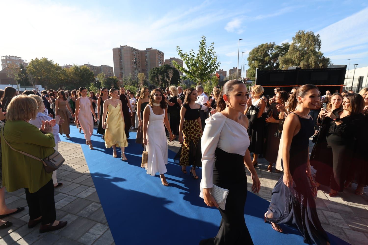 Así está el ambiente en el estreno de las fallas en el Roig Arena