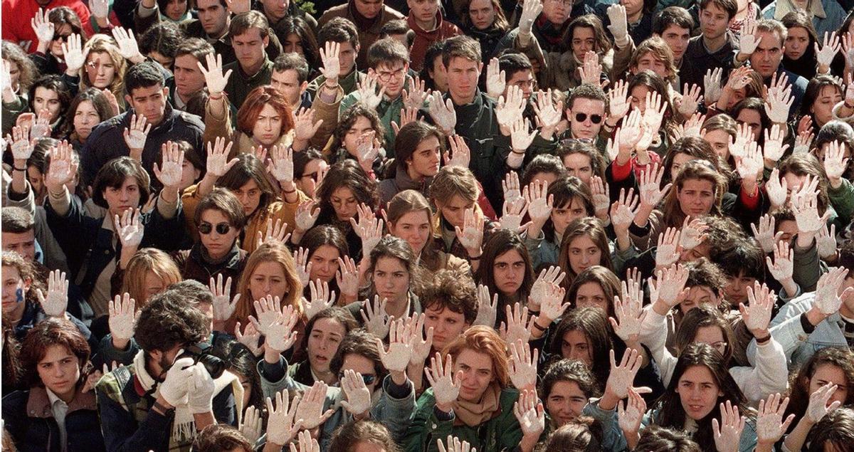 30 anys de mans blanques