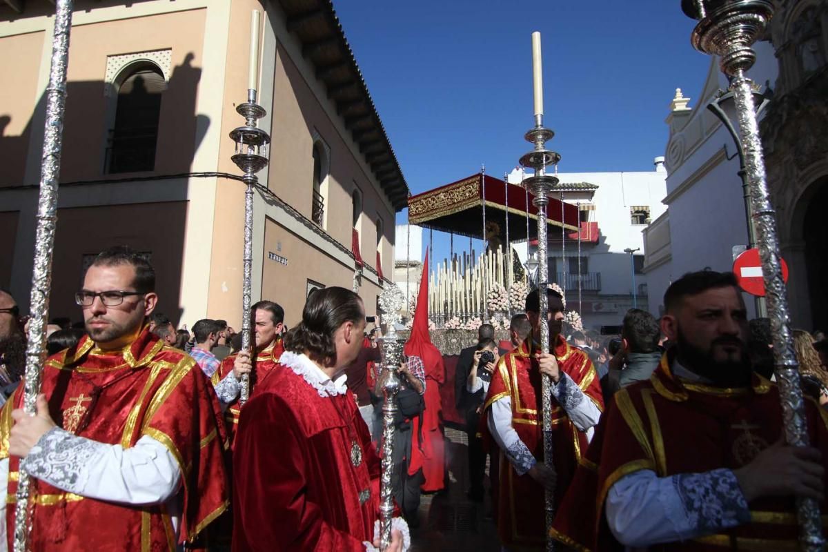 La hermandad del Buen Suceso muestra su estilo en las calles cordobesas