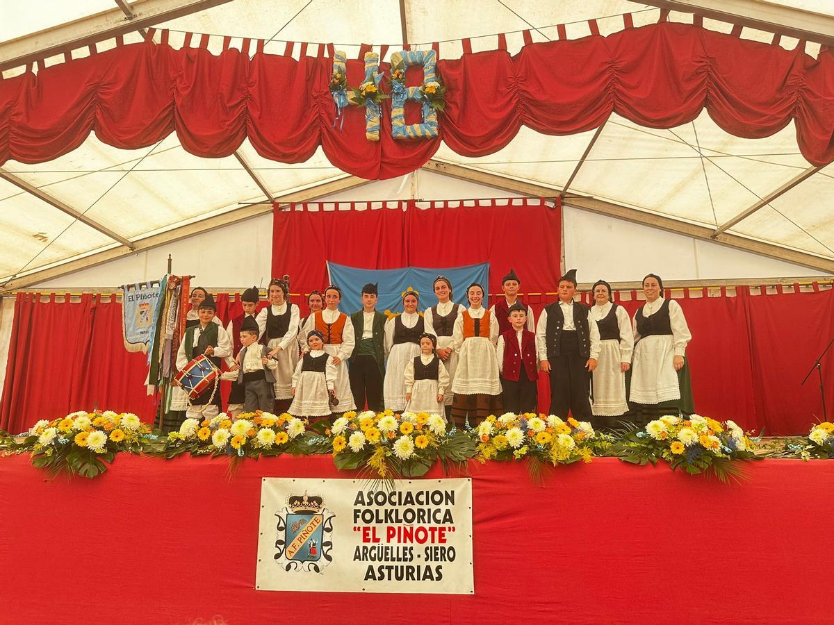 EN IMÁGENES: Festival folclórico infantil en Argüelles