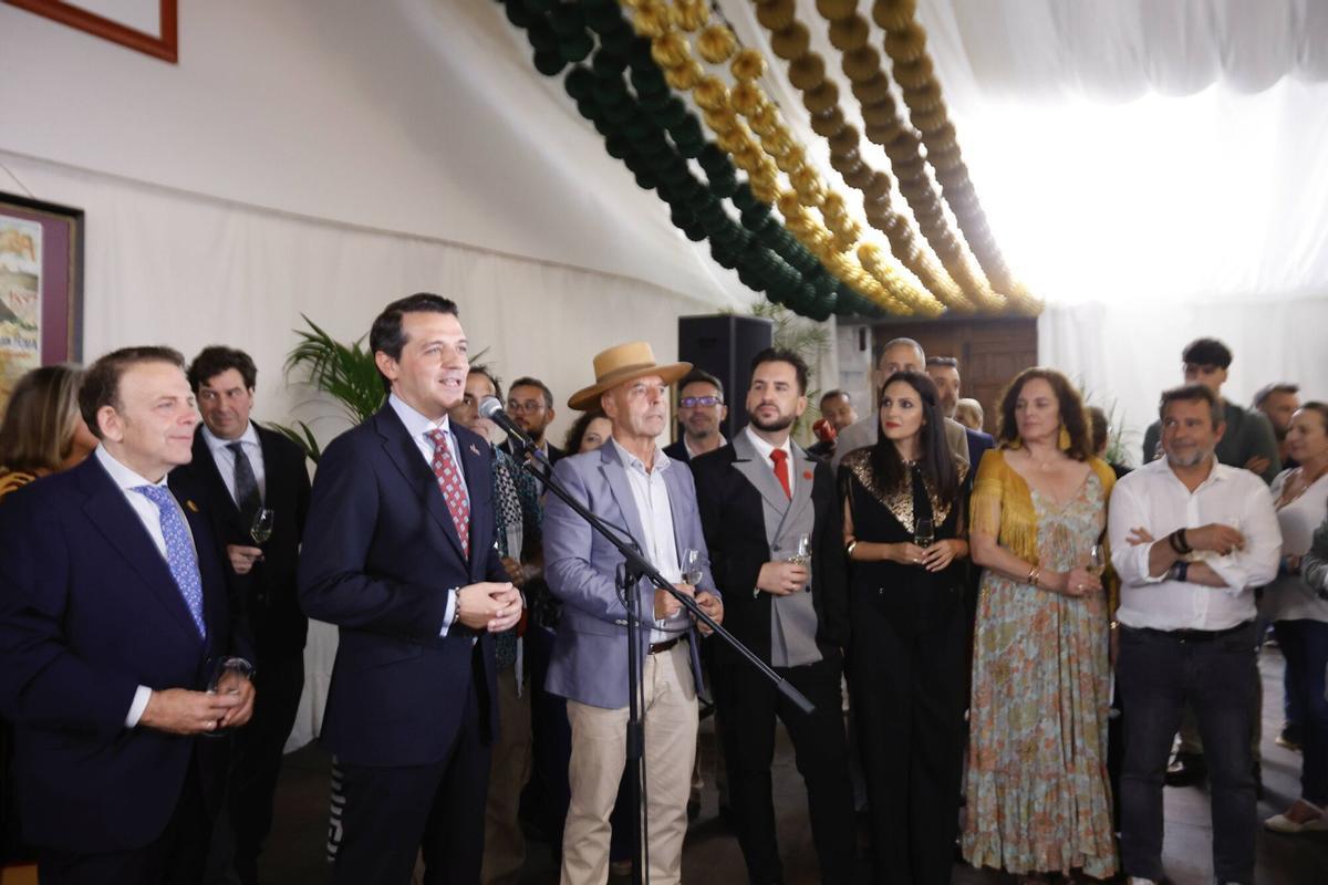 La Corporación municipal celebra el tradicional inicio de fiesta en la Caseta Municipal