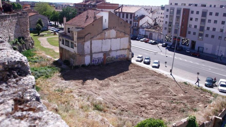 El Ayuntamiento expropiará todos los edificios de la Feria para liberar la muralla