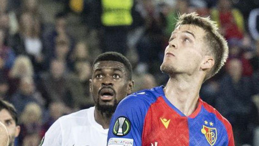 El Deportivo quiere a Arnau Comas para su defensa