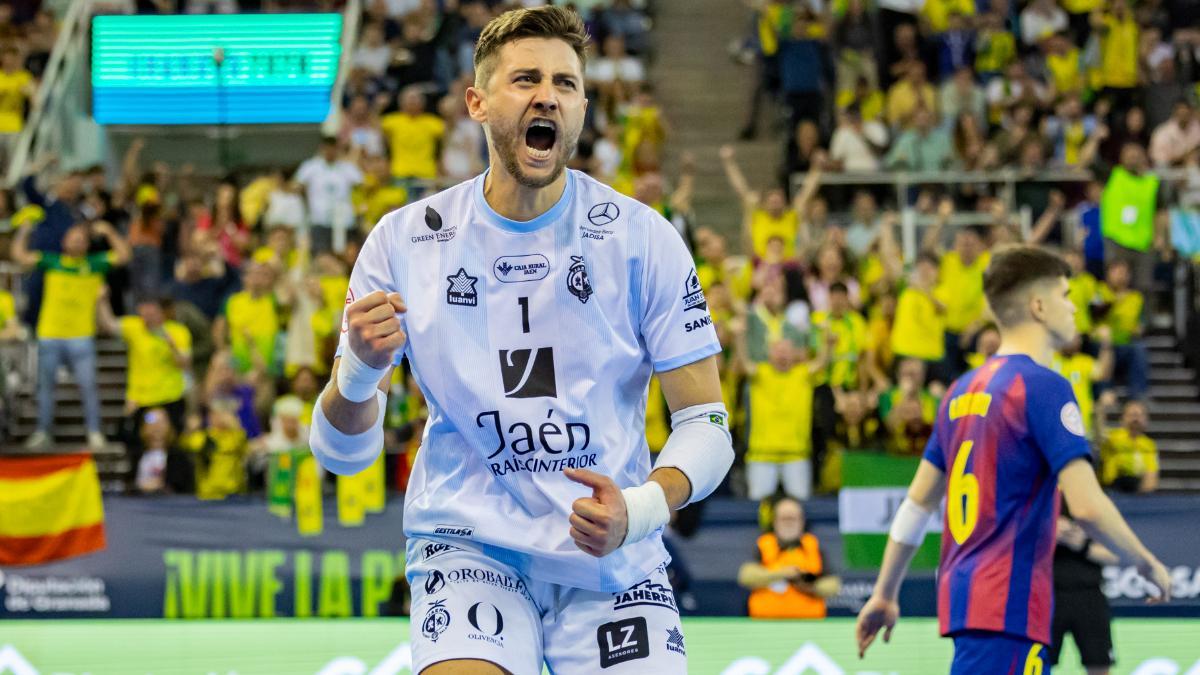 Espindola fue el protagonista en la tanda de penaltis